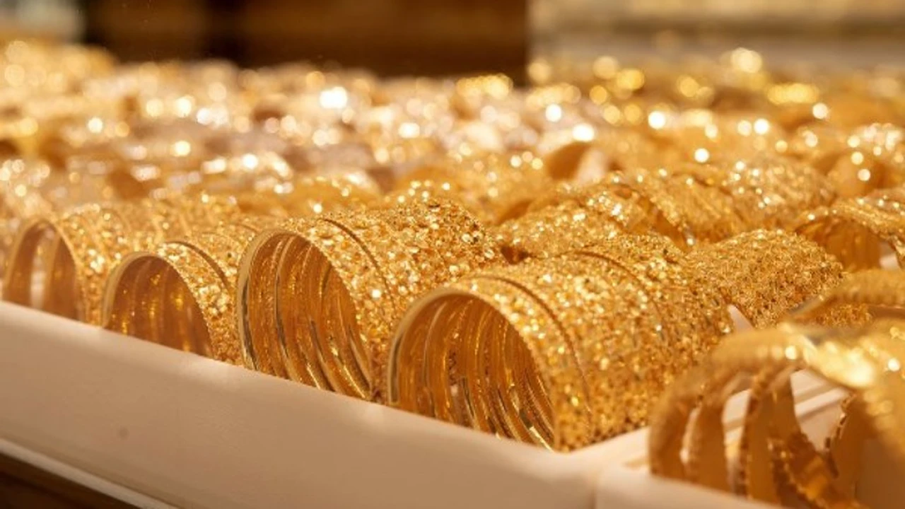 الذهب يتراجع 4.8% في السوق المحلية الأسبوع الماضي